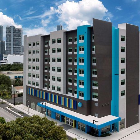 ホテル Tru By Hilton Miami West Brickell エクステリア 写真