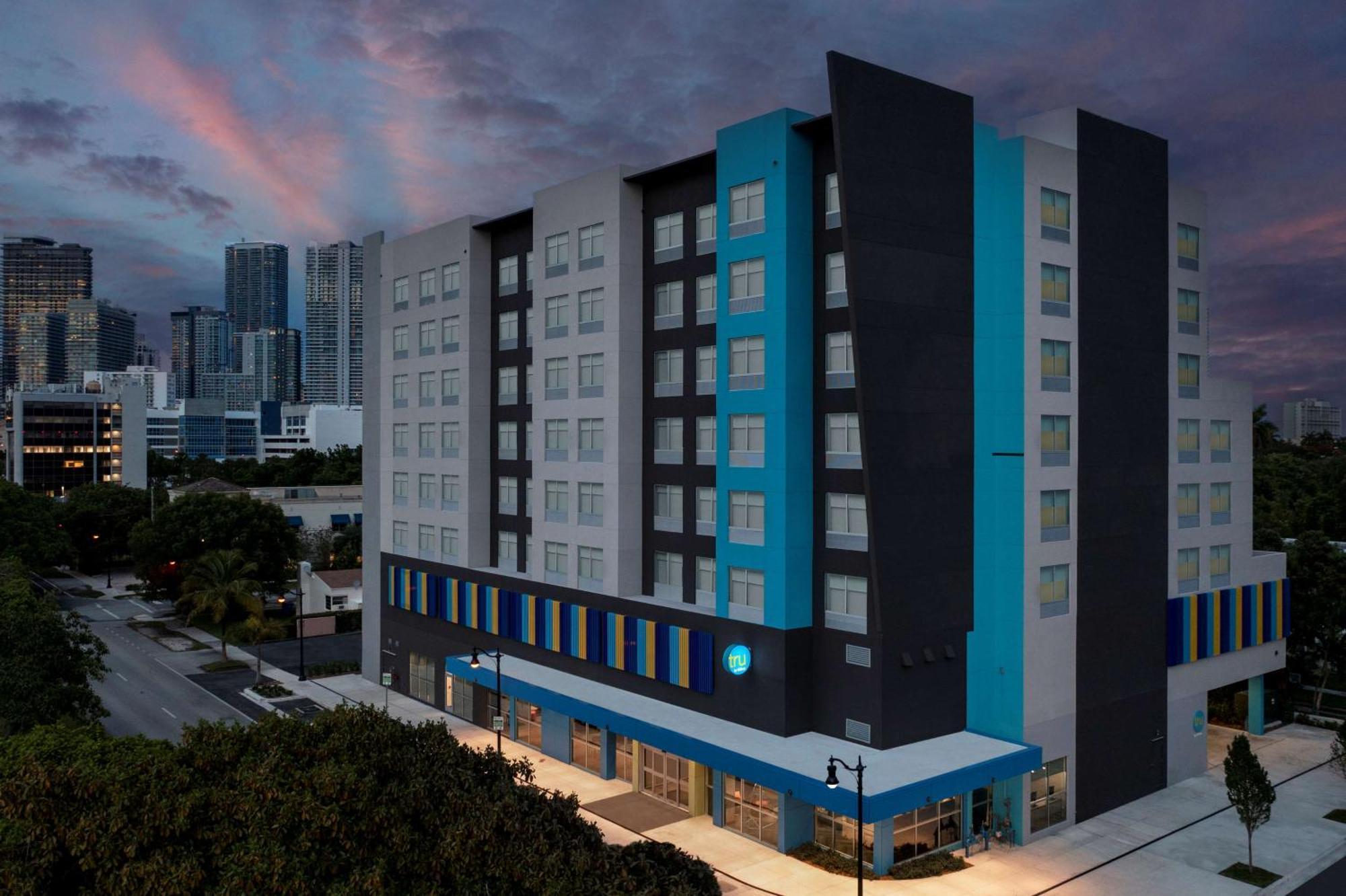 ホテル Tru By Hilton Miami West Brickell エクステリア 写真
