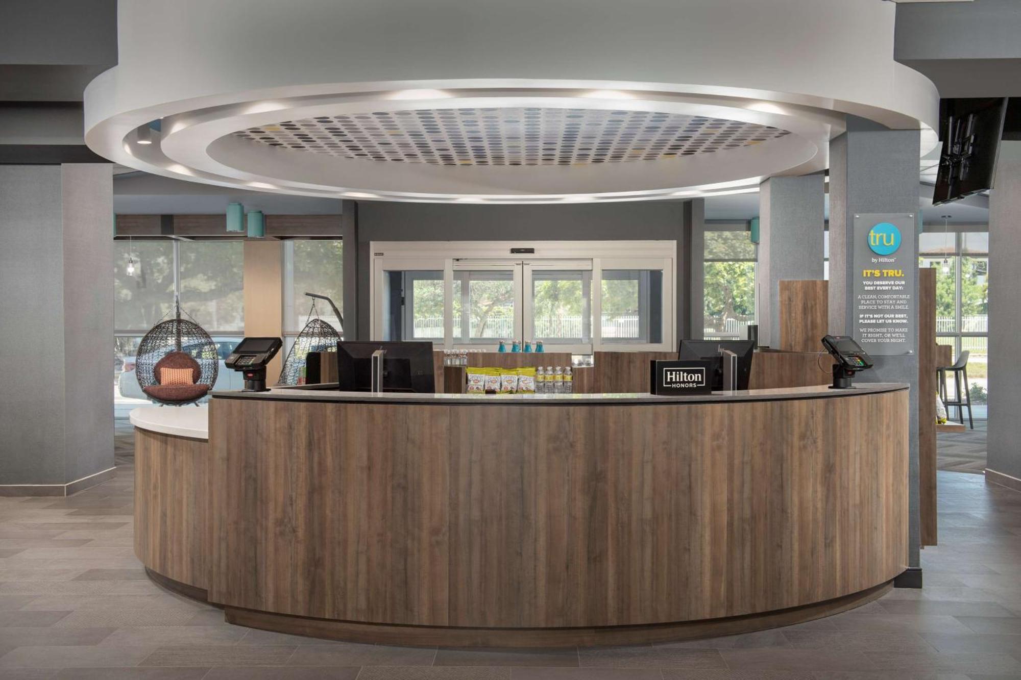 ホテル Tru By Hilton Miami West Brickell エクステリア 写真